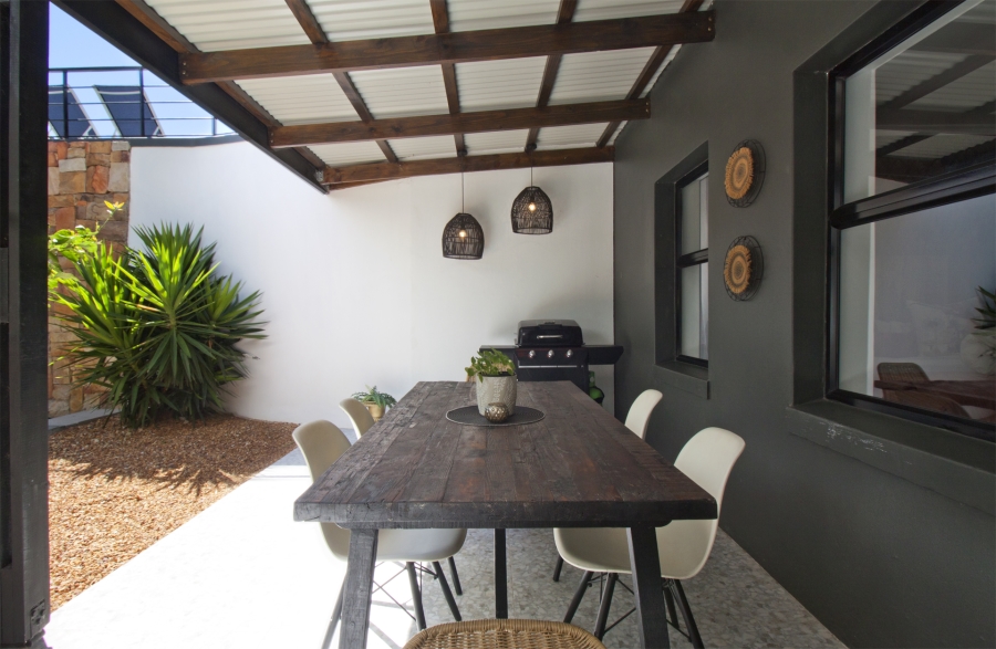 To Let 1 Bedroom Property for Rent in San Michel Western Cape